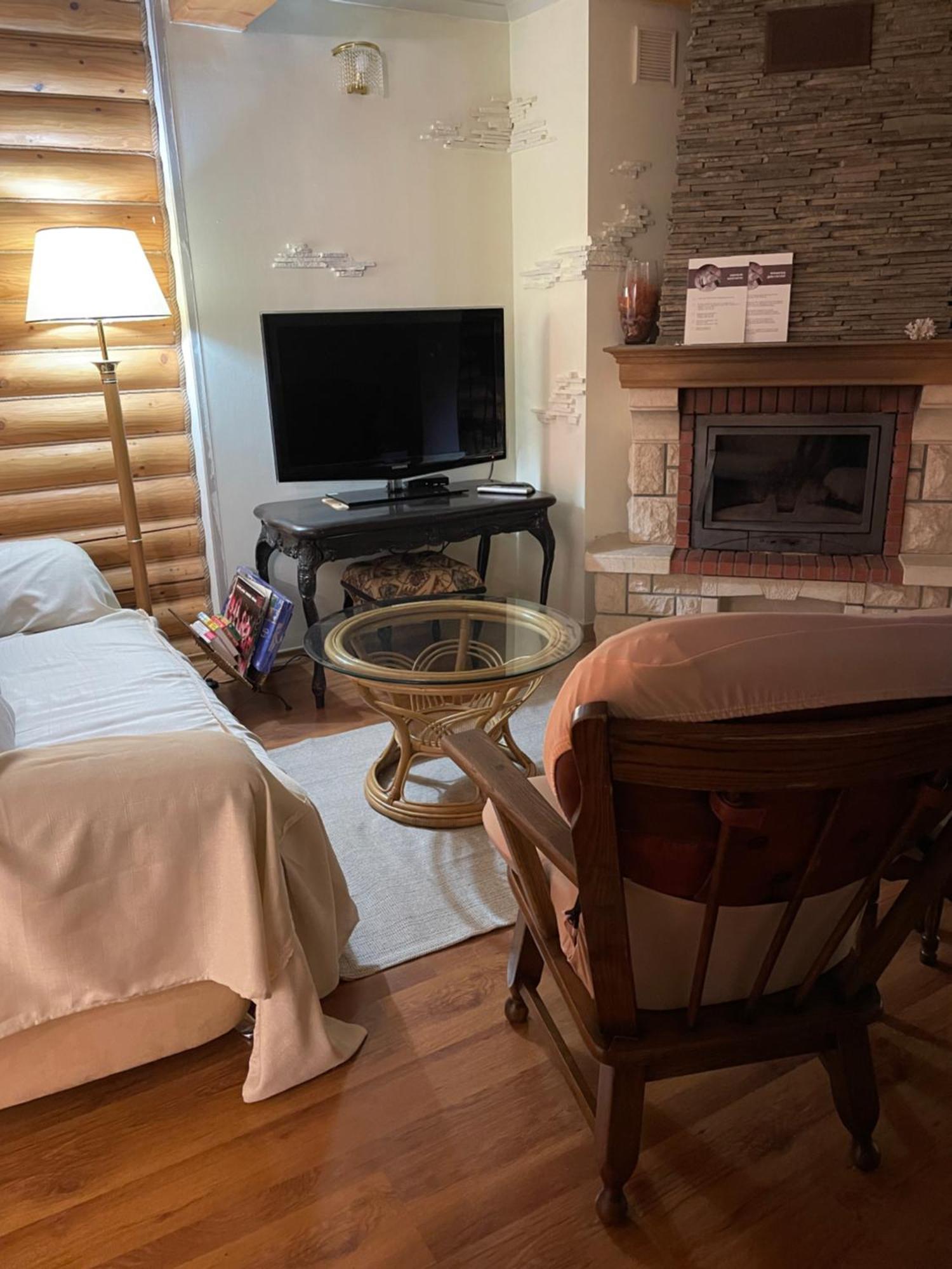Bukovynskiy Zatyshok Chalet บูโคเวล ภายนอก รูปภาพ